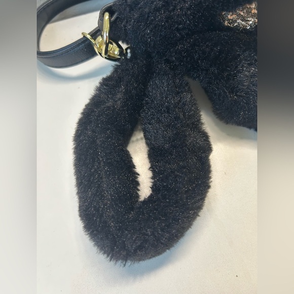 BETSEY JOHNSON FAUX FUR CROSSBODY,GOLD GLITTER EYELASHES,GOLD HARDWARE,WRISTLET - Picture 11 of 12